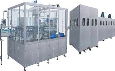 Stroj za pranje-polnjenje-zapiranje plastičnih steklenic